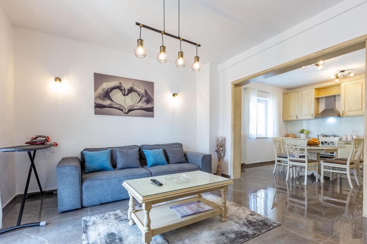 Mp Luxury With Swimming Pool Holiday home Zadar